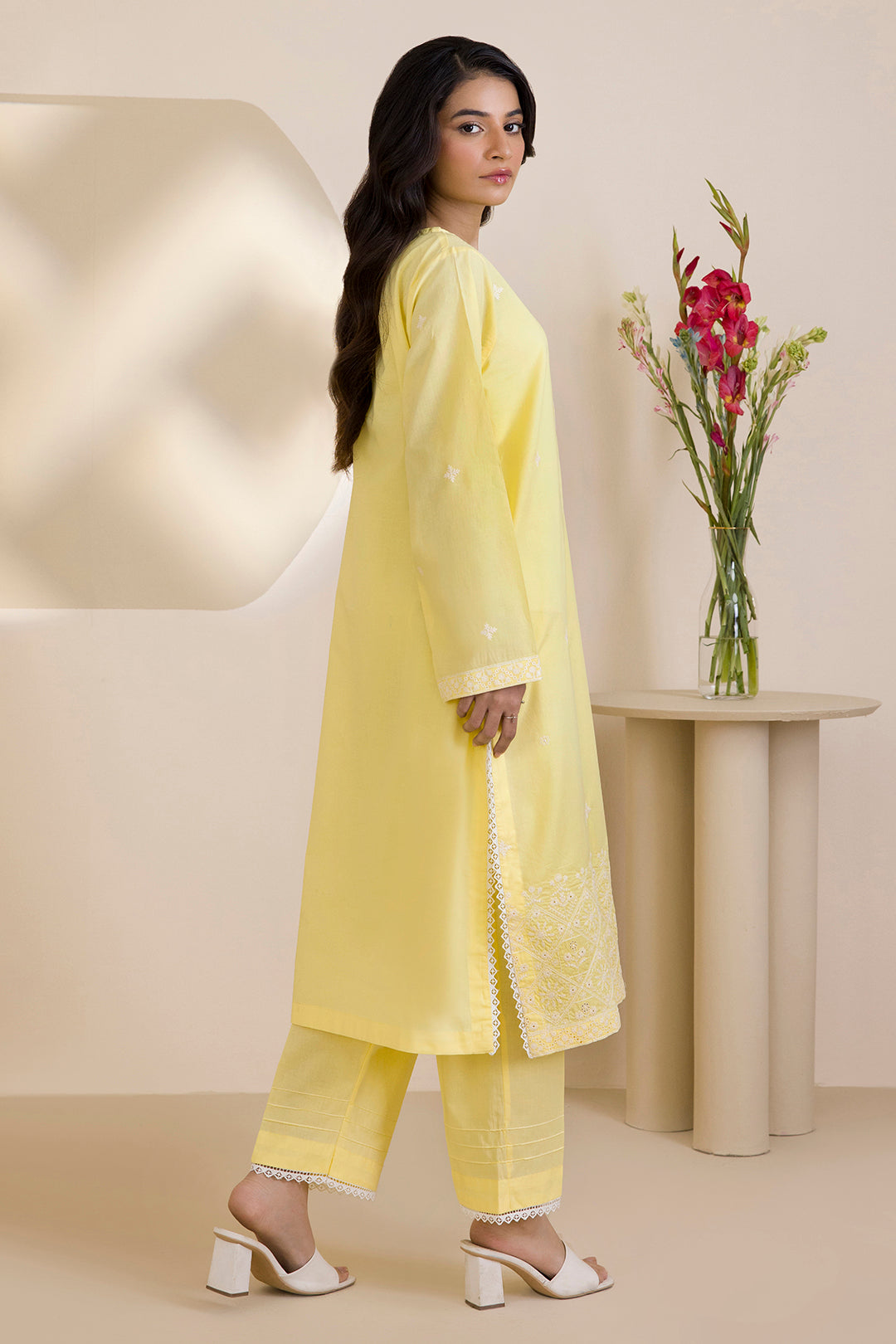 Embroidered Kurta Trouser - 2601