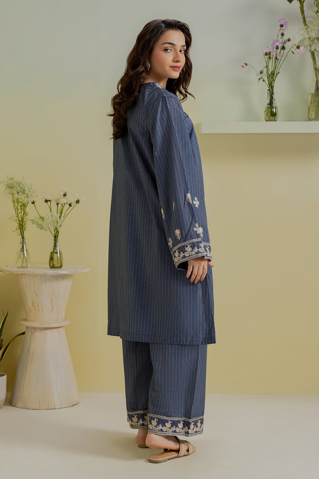 Embroidered Kurta Trouser - 2625