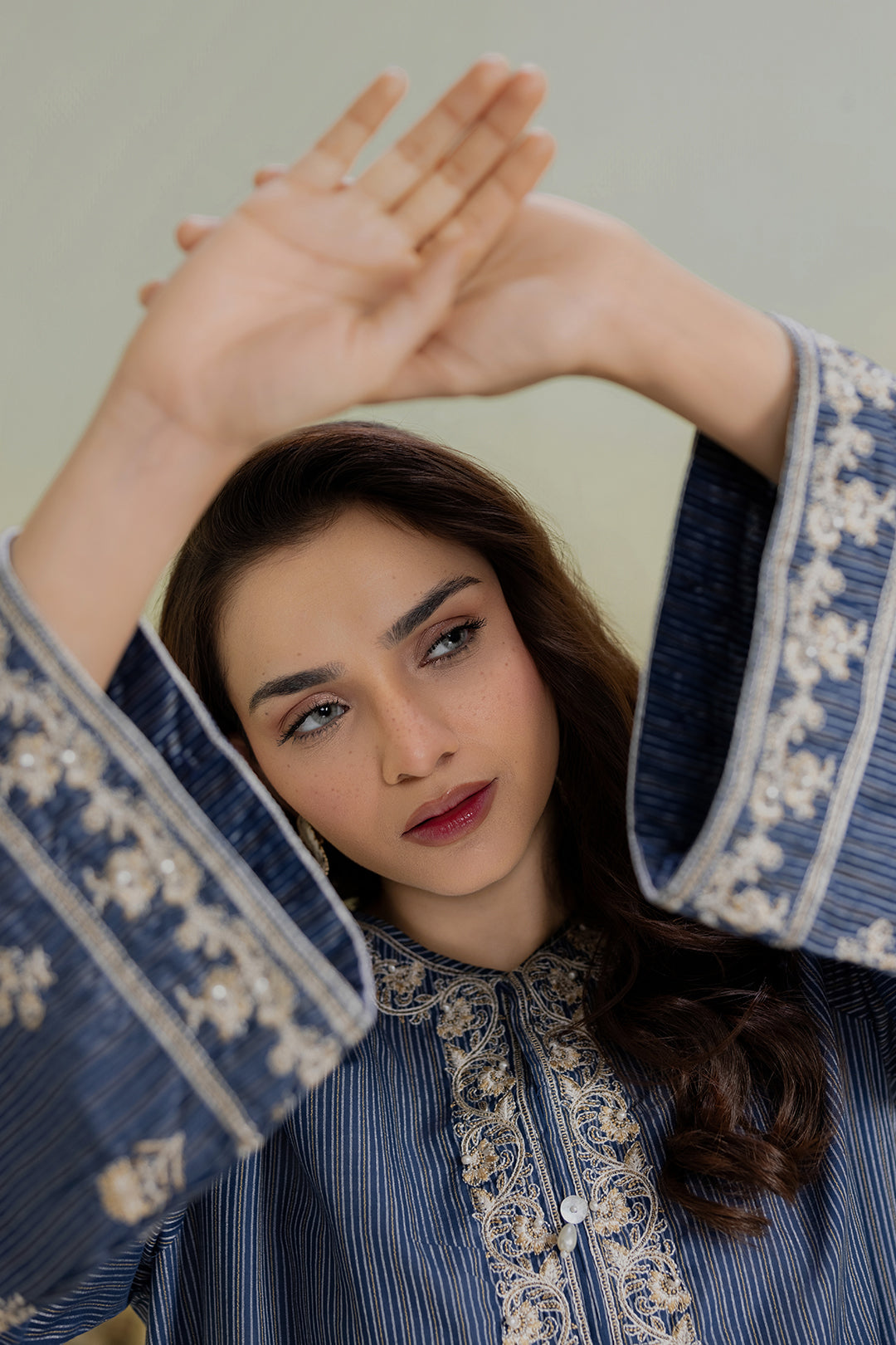 Embroidered Kurta Trouser - 2625