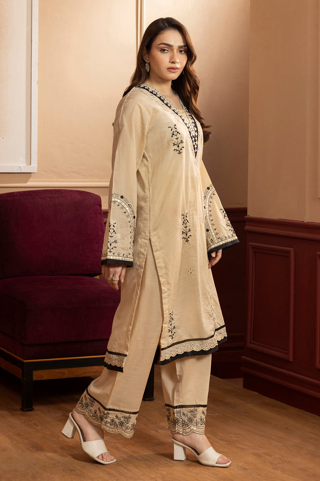 Embroidered Kurta Trouser - 2634