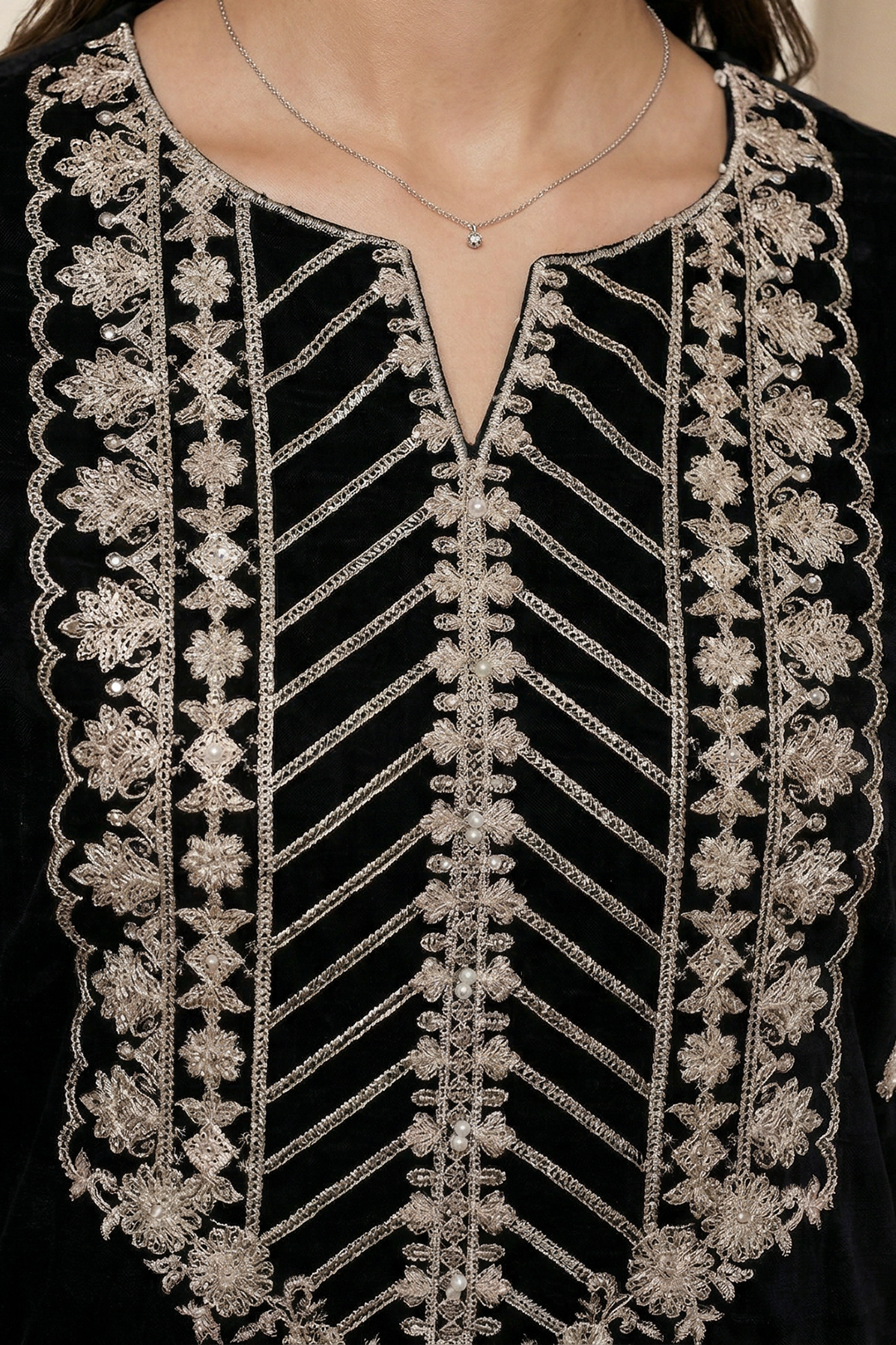Embroidered Kurta Trouser - 2635