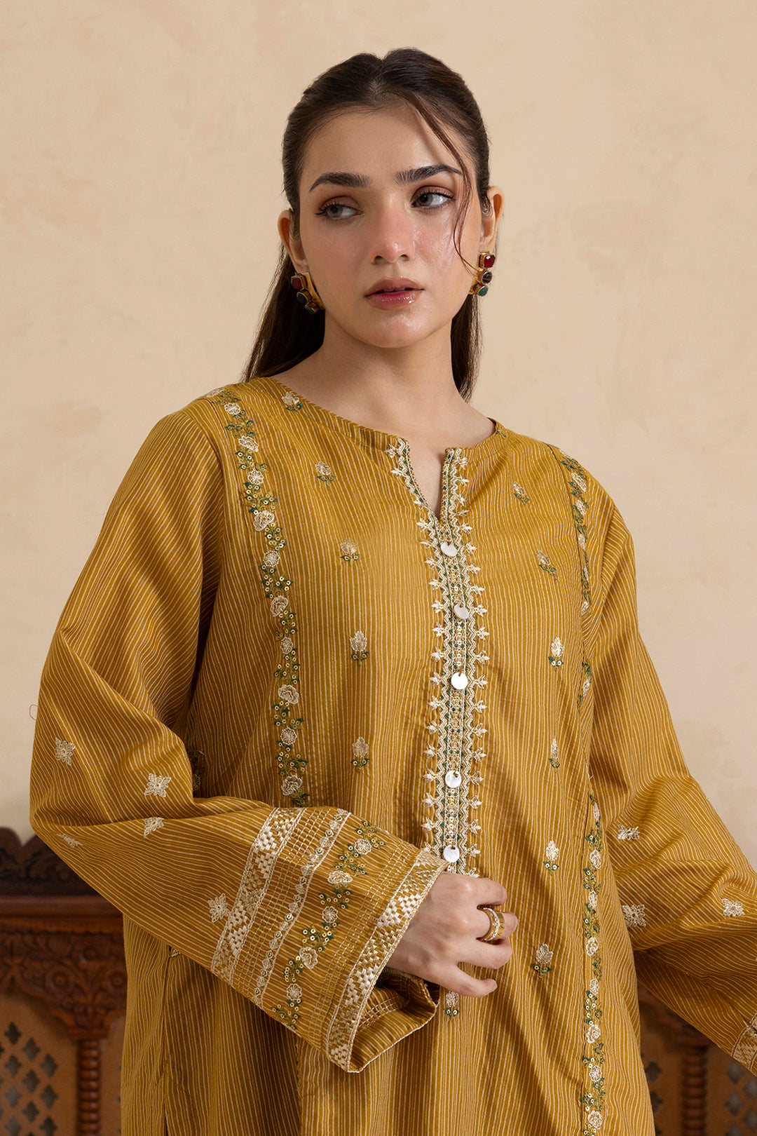 Embroidered Kurta Trouser - 2671