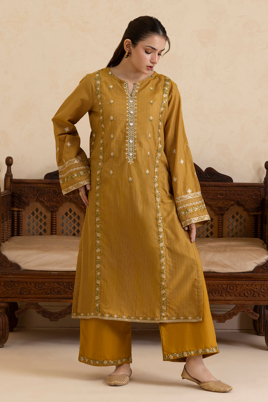 Embroidered Kurta Trouser - 2671