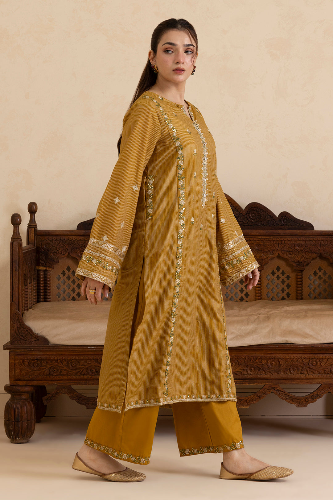 Embroidered Kurta Trouser - 2671