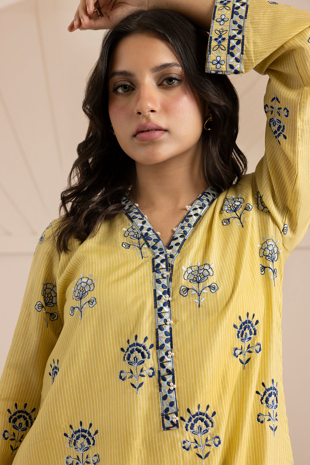 Embroidered Kurta Trouser - 2673