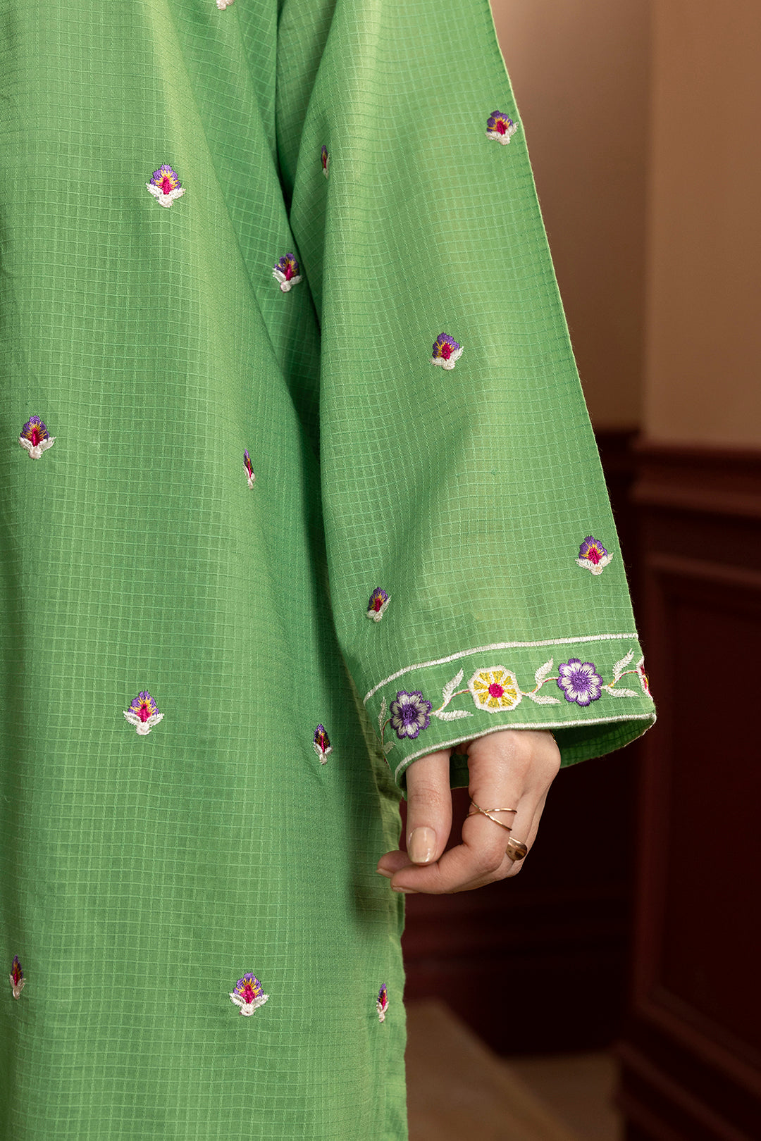 Embroidered Kurta Trouser - 2678