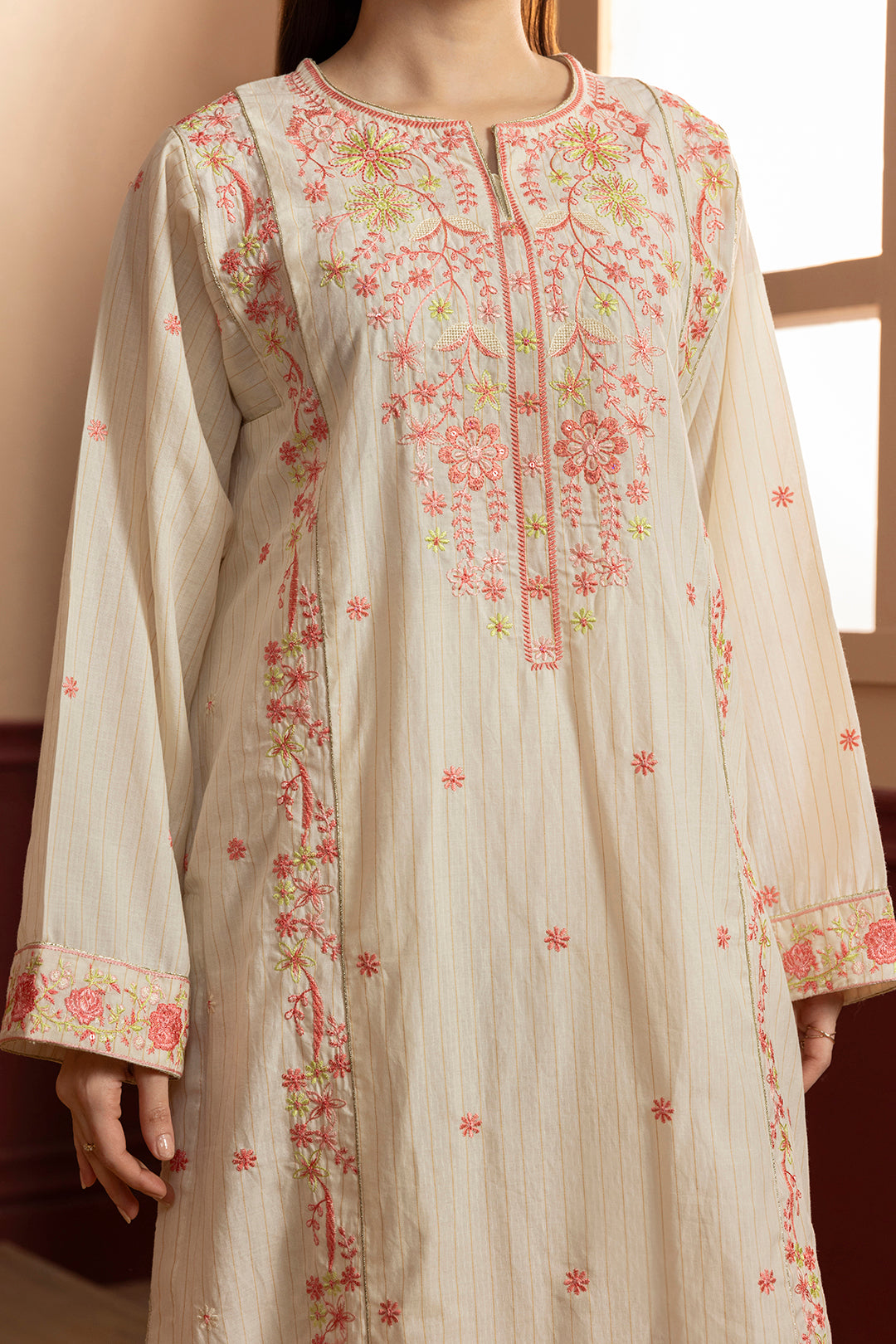 Embroidered Kurta Trouser - 2684