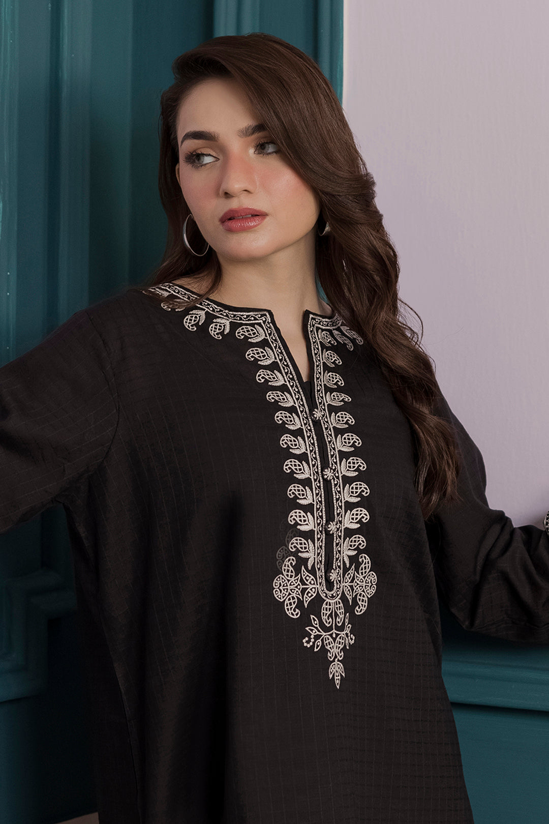 Embroidered Kurta Trouser - 2824