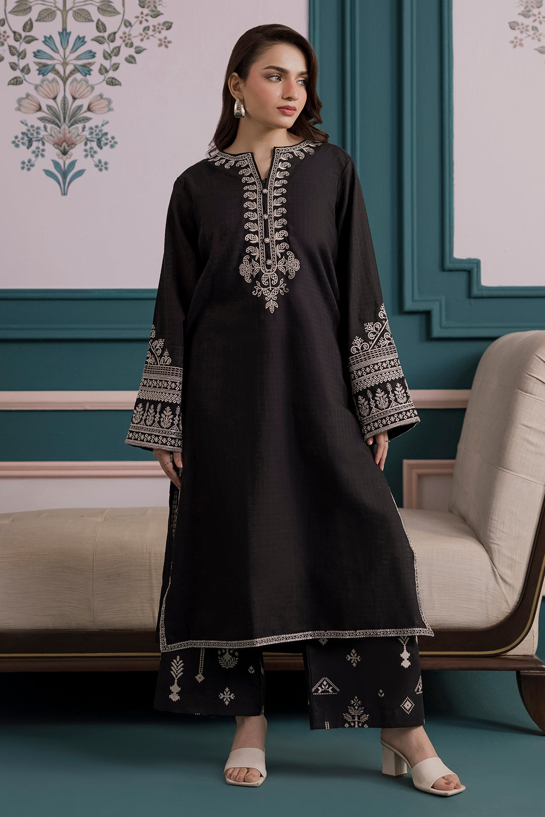 Embroidered Kurta Trouser - 2824