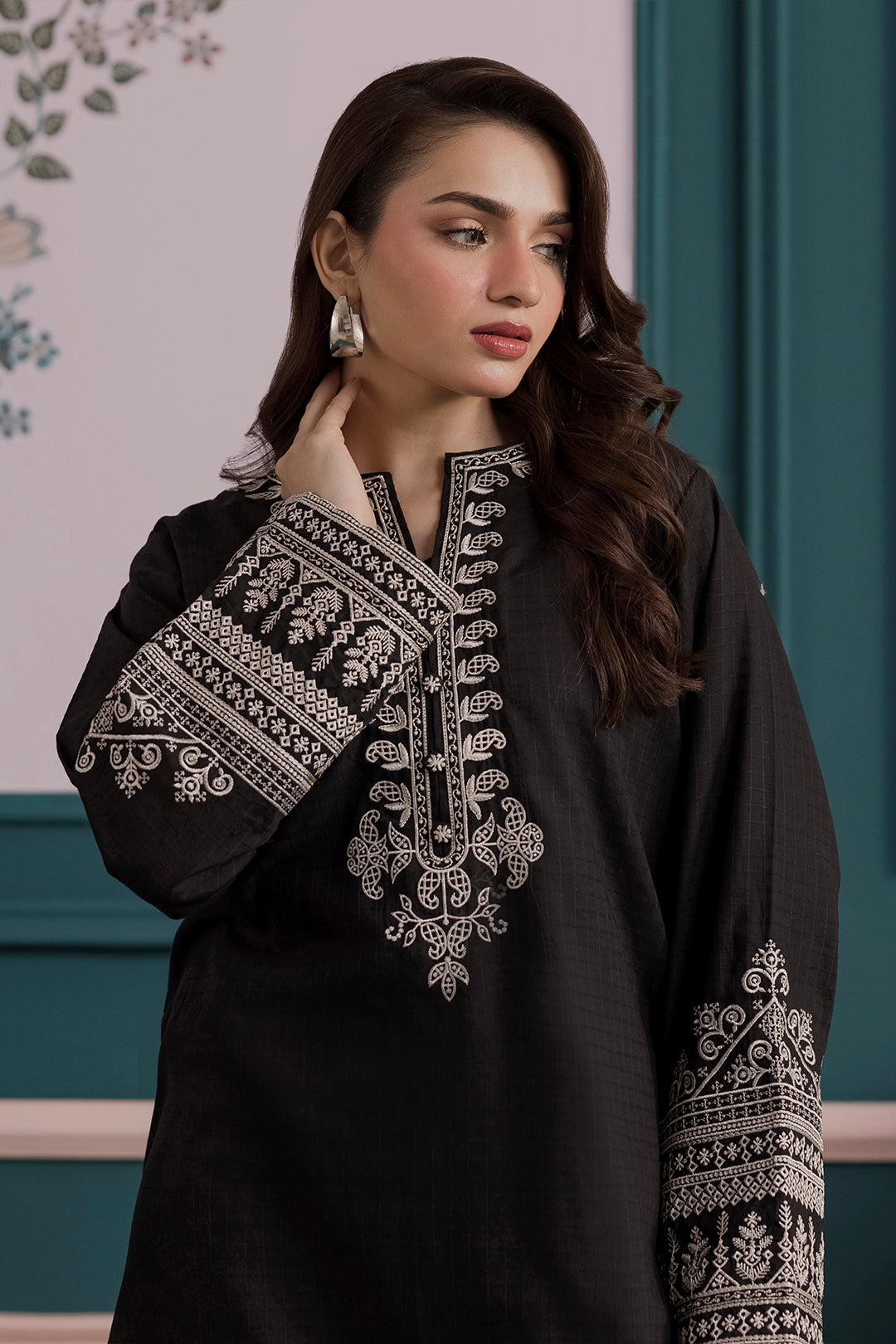 Embroidered Kurta Trouser - 2824