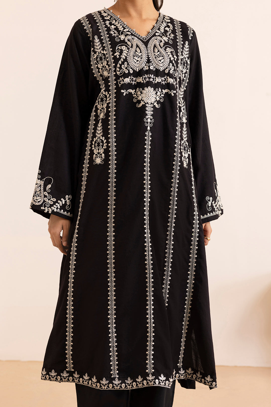 Embroidered Kurta Trouser - 2825