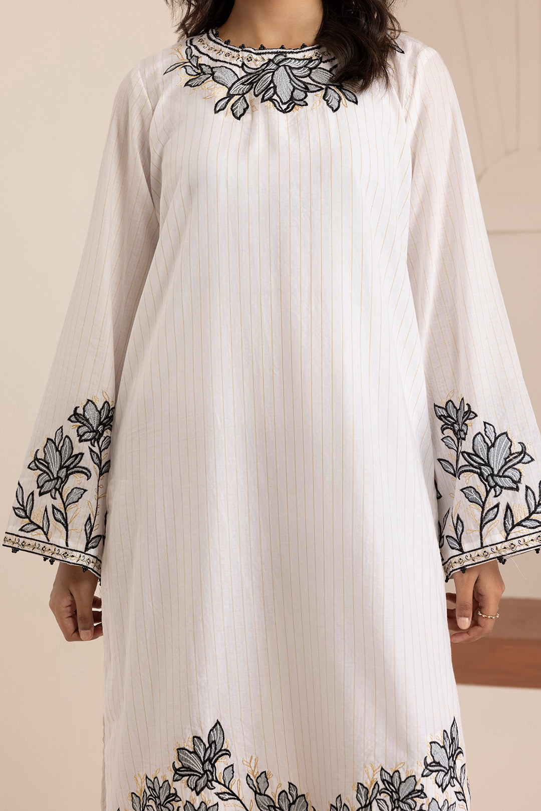 Embroidered Kurta Trouser - 2826