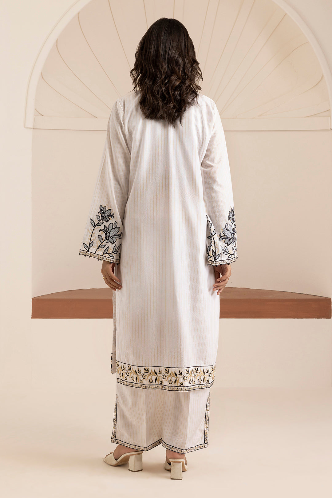 Embroidered Kurta Trouser - 2826