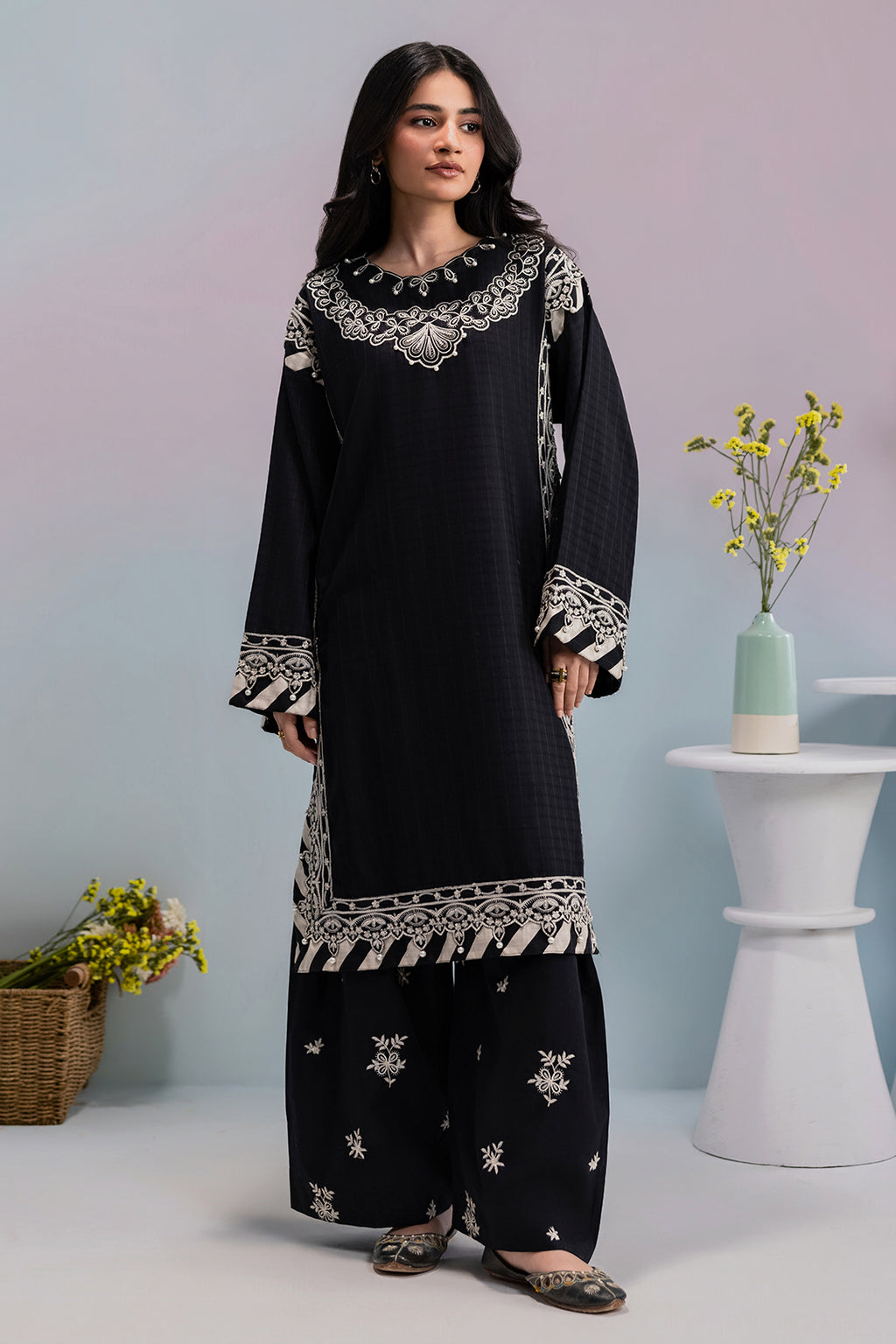 Embroidered Kurta Trouser - 2827