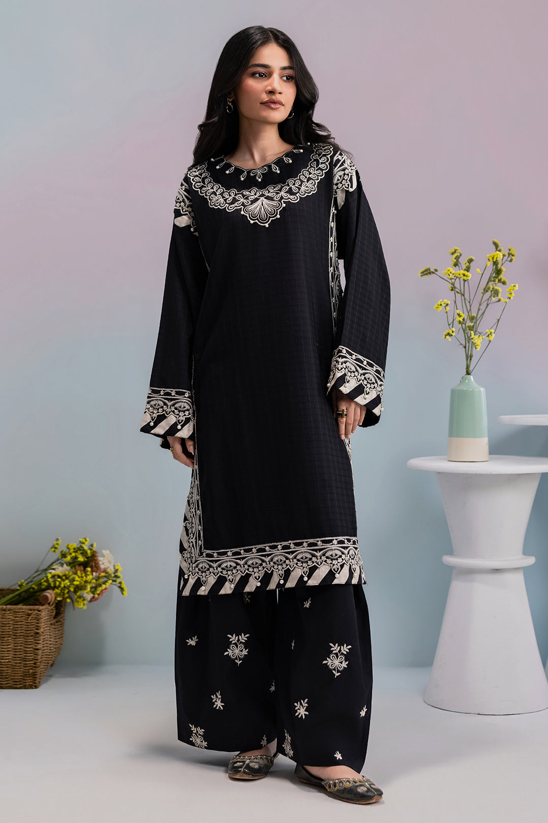 Embroidered Kurta Trouser - 2827