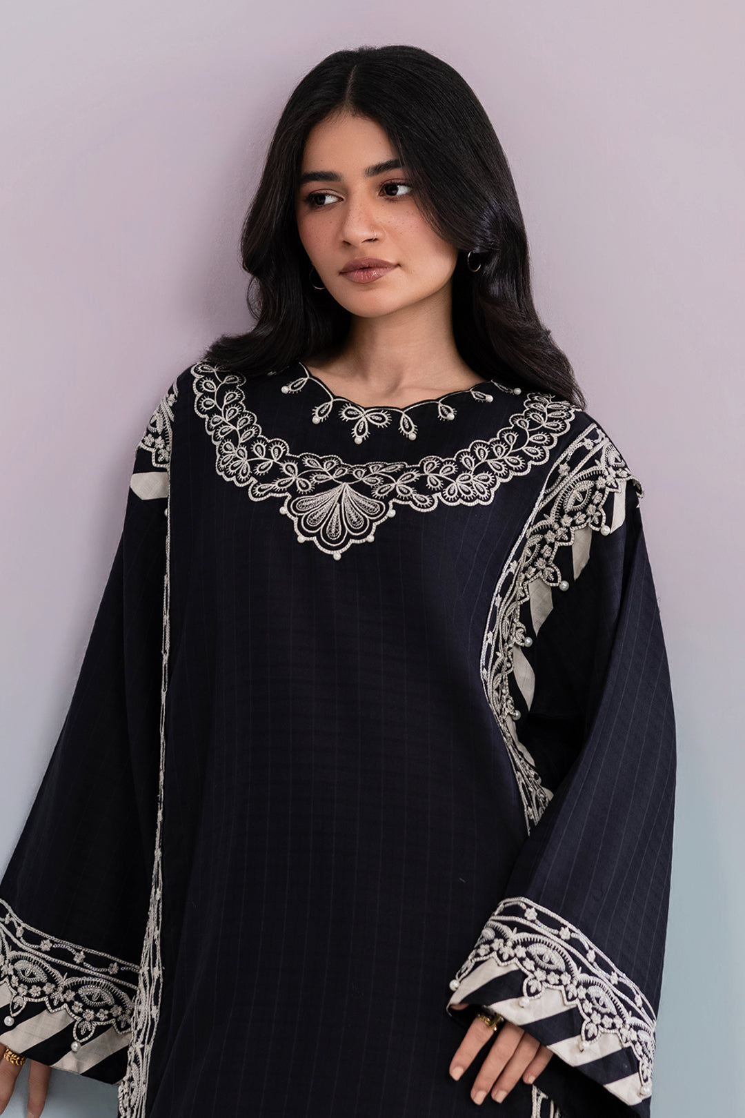 Embroidered Kurta Trouser - 2827