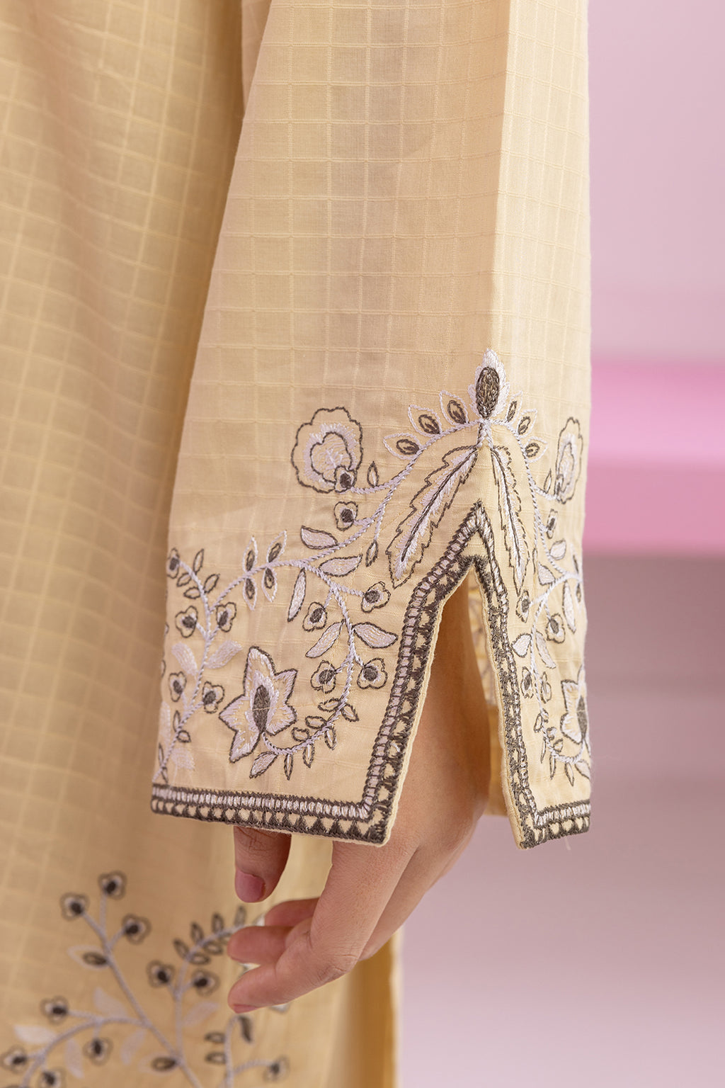 Embroidered Kurta Trouser - 2829