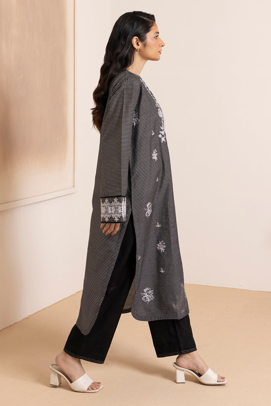 Embroidered Kurta Trouser - 2830