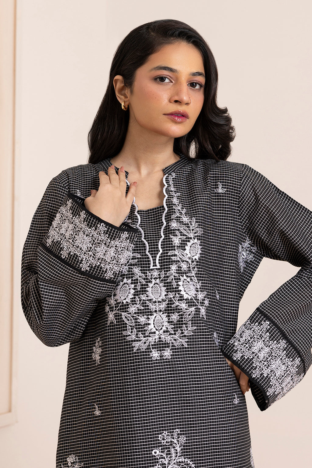 Embroidered Kurta Trouser - 2830