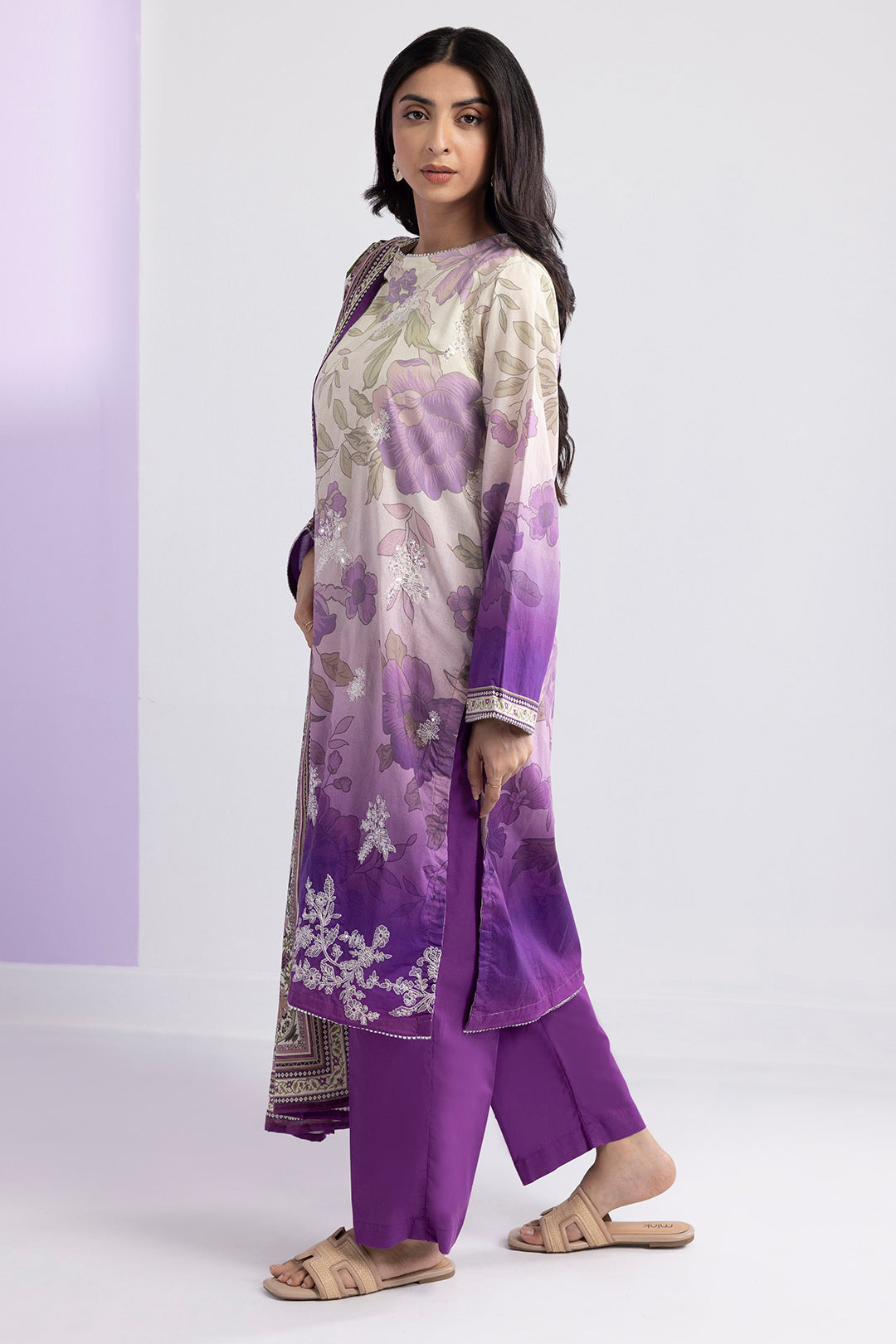 Embroidered Kurta Dupatta Trouser - 1940