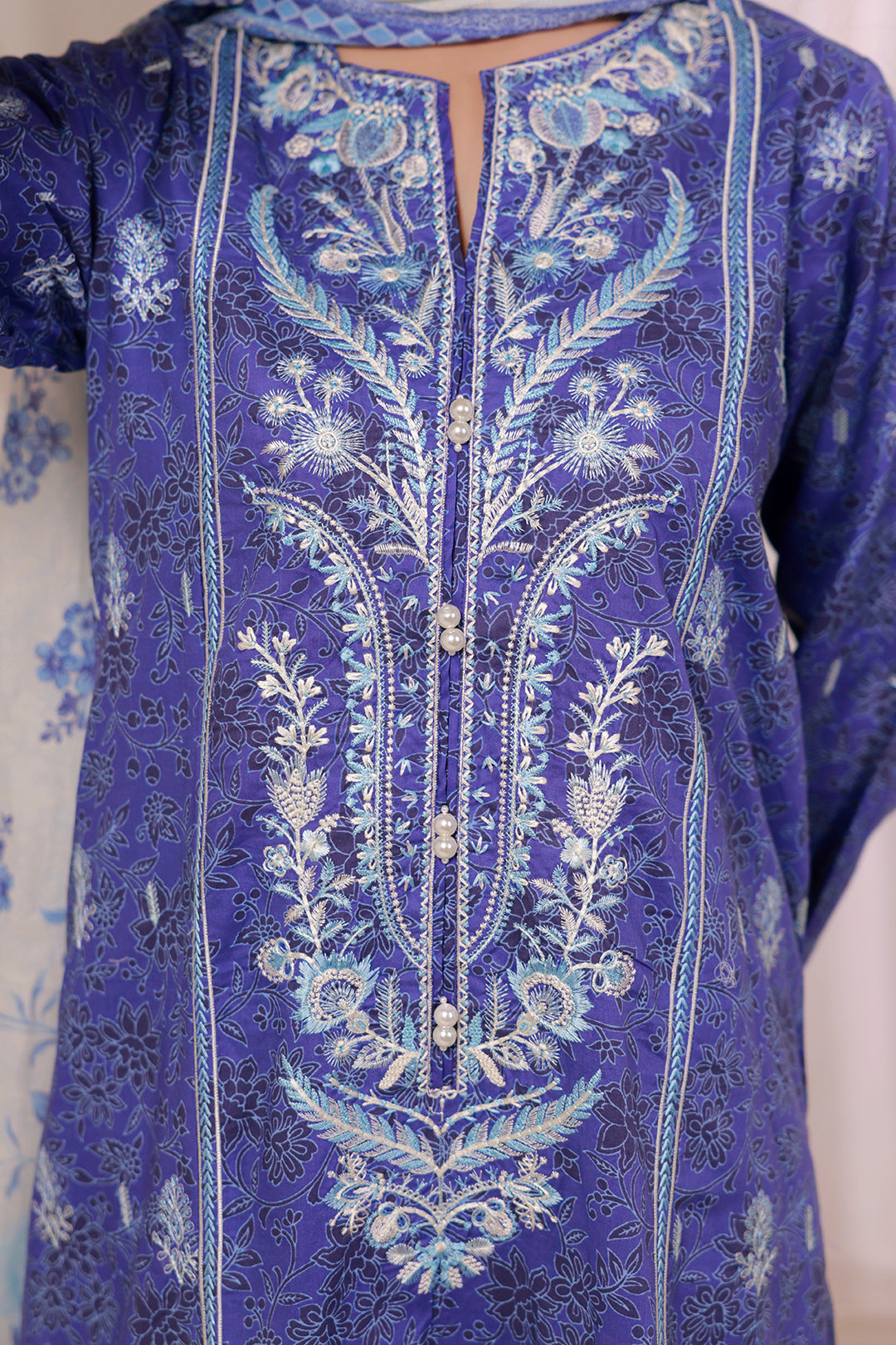 Embroidered Kurta Dupatta Trouser - 2315