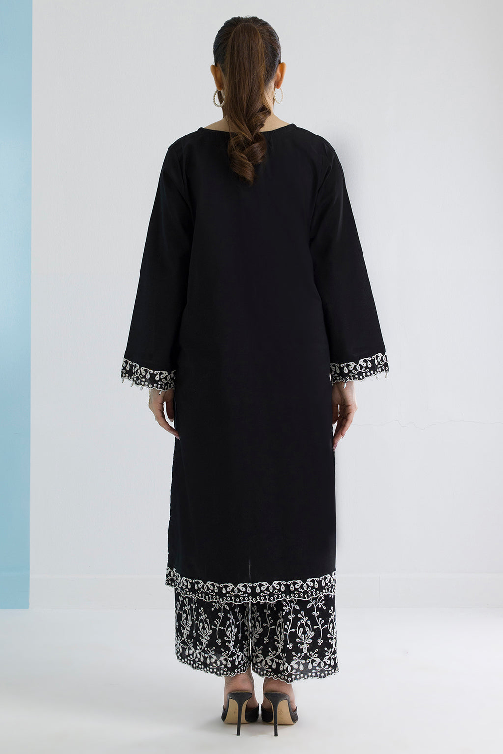 Embroidered Kurta Trouser - 2598