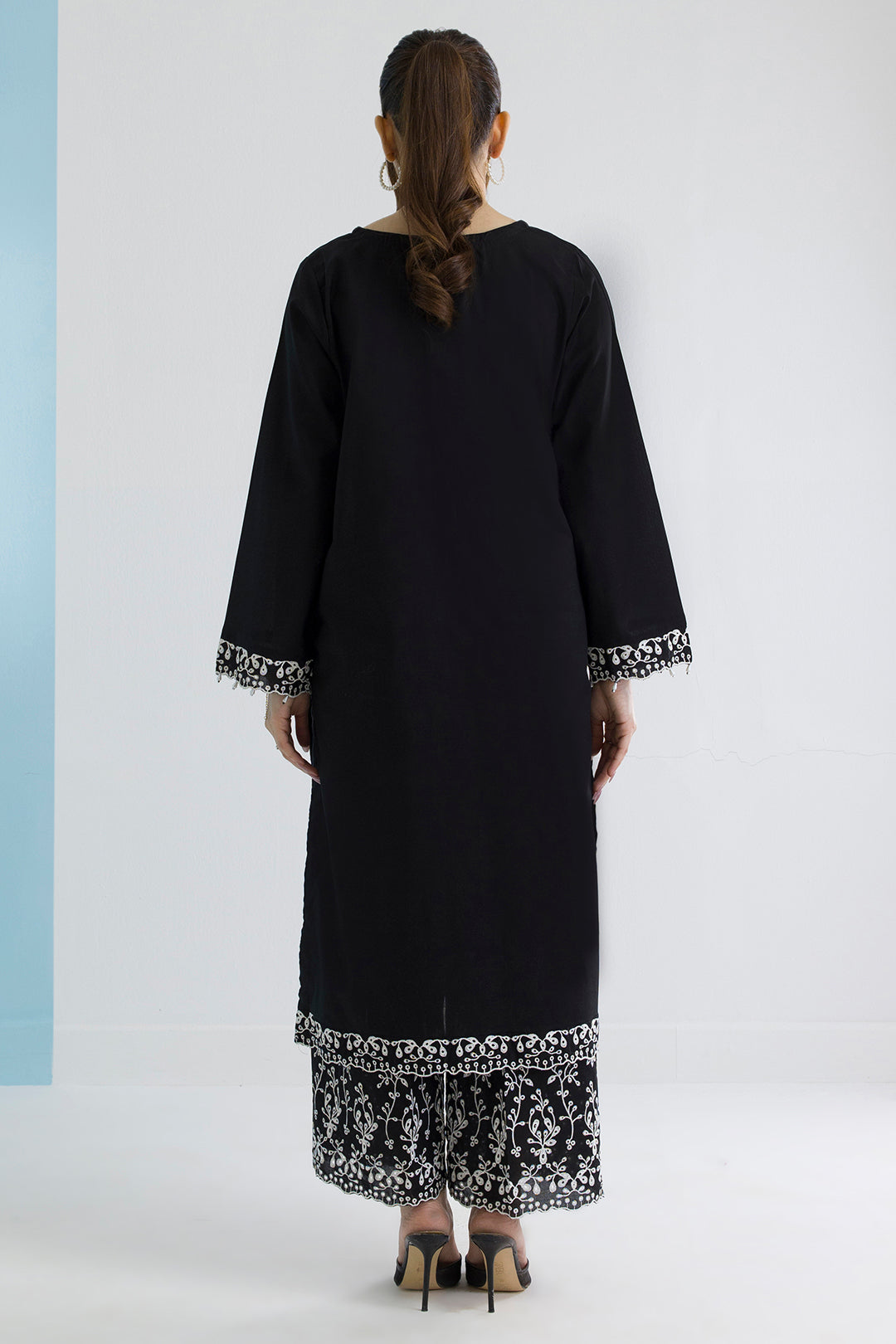 Embroidered Kurta Trouser - 2598