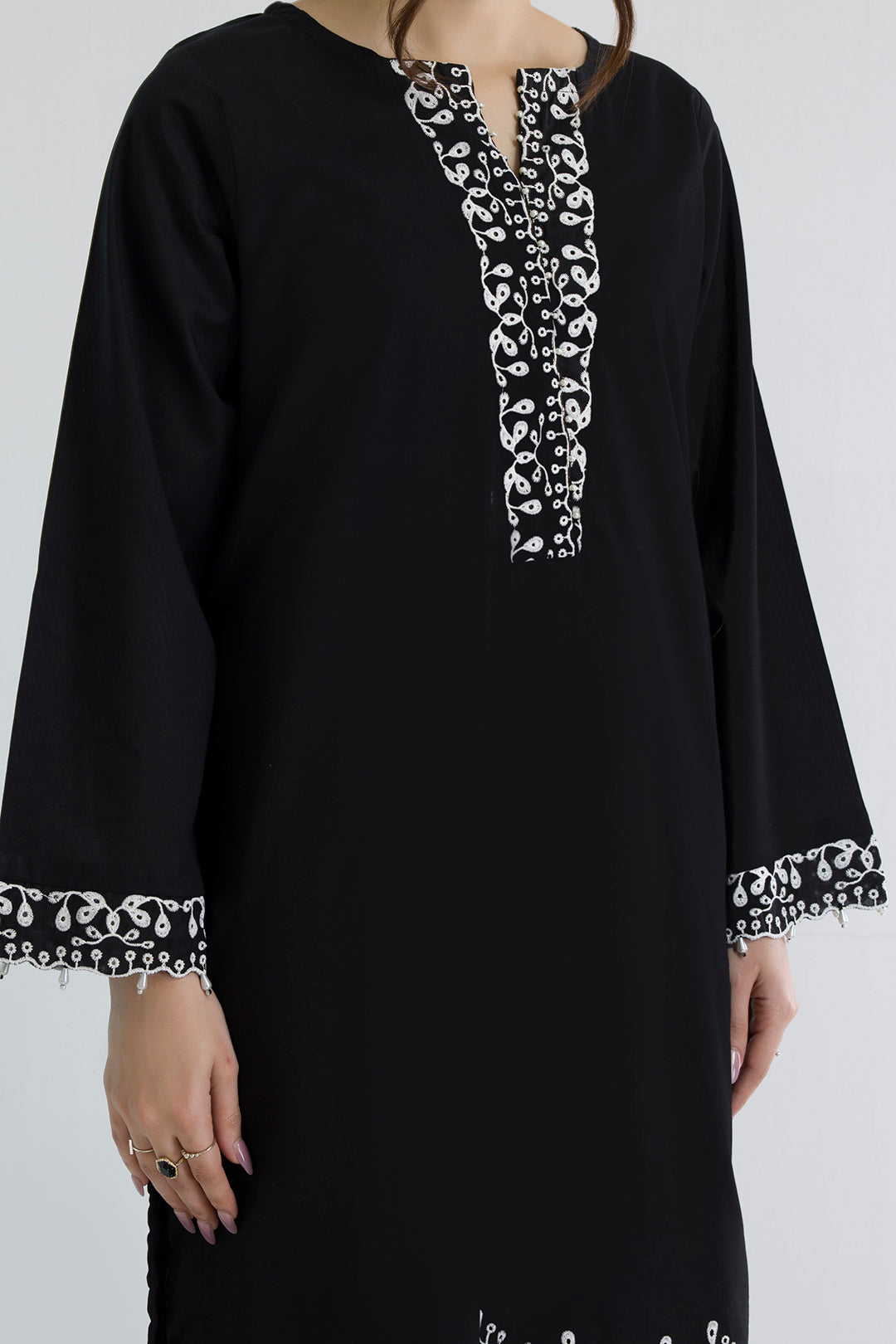 Embroidered Kurta Trouser - 2598