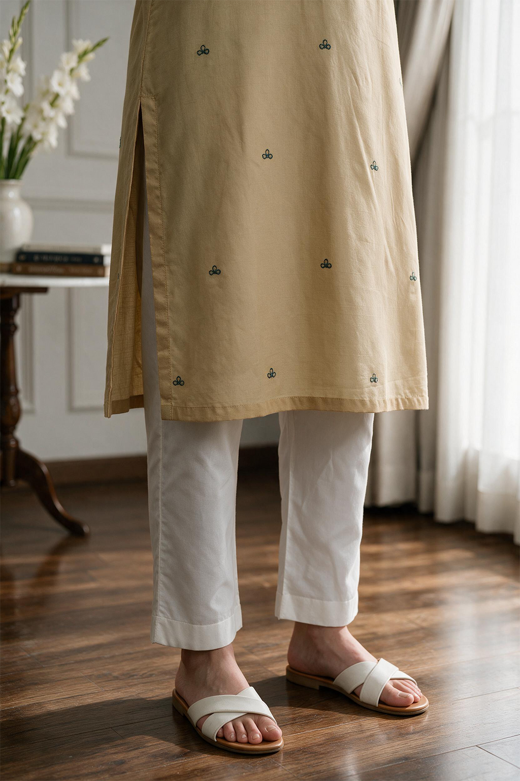 Embroidered Kurta - 2582