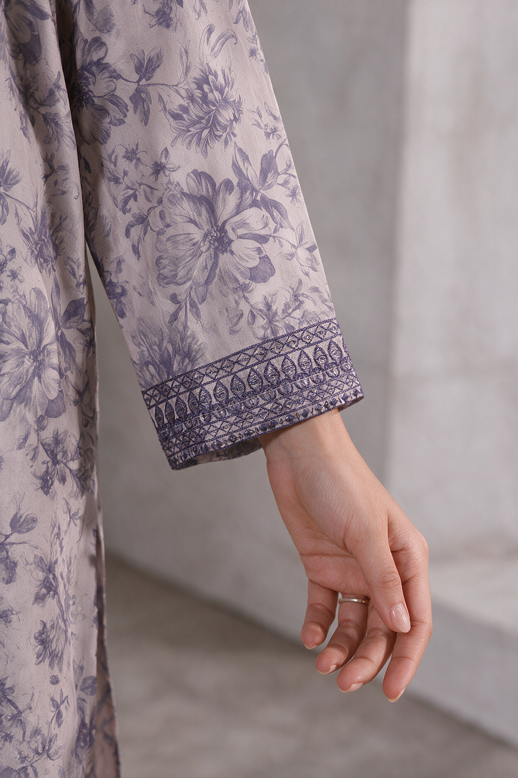 Embroidered Kurta - 2791