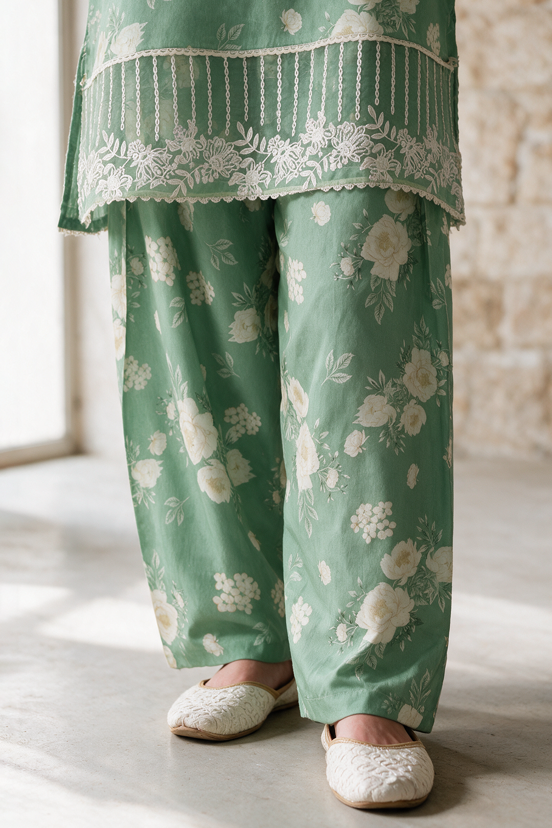 Embroidered Kurta Trouser - 2385