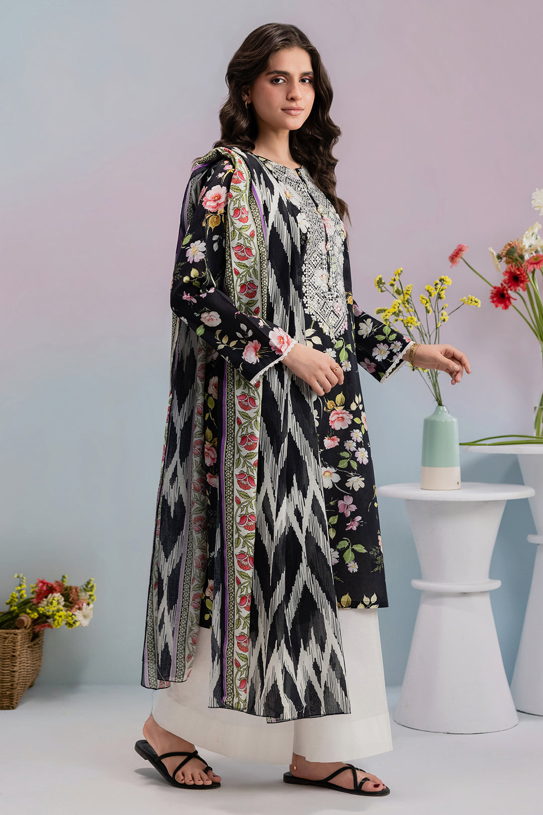Embroidered Kurta Dupatta - 2433