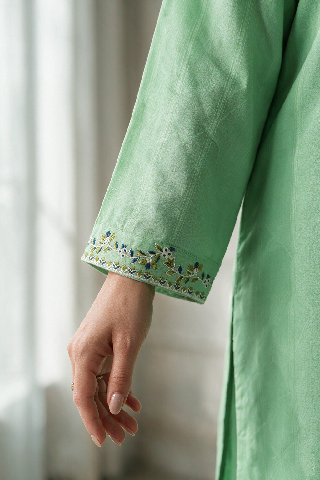 Embroidered Kurta Trouser - 2636