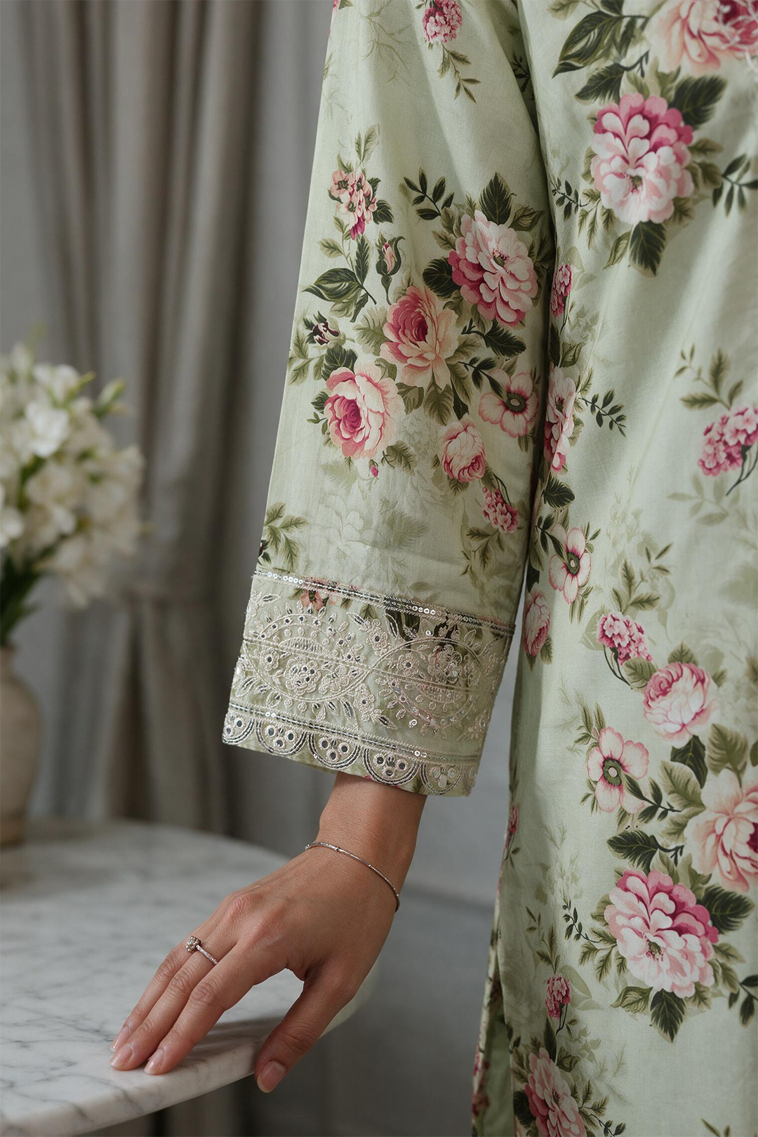 Embroidered Kurta Trouser - 2643