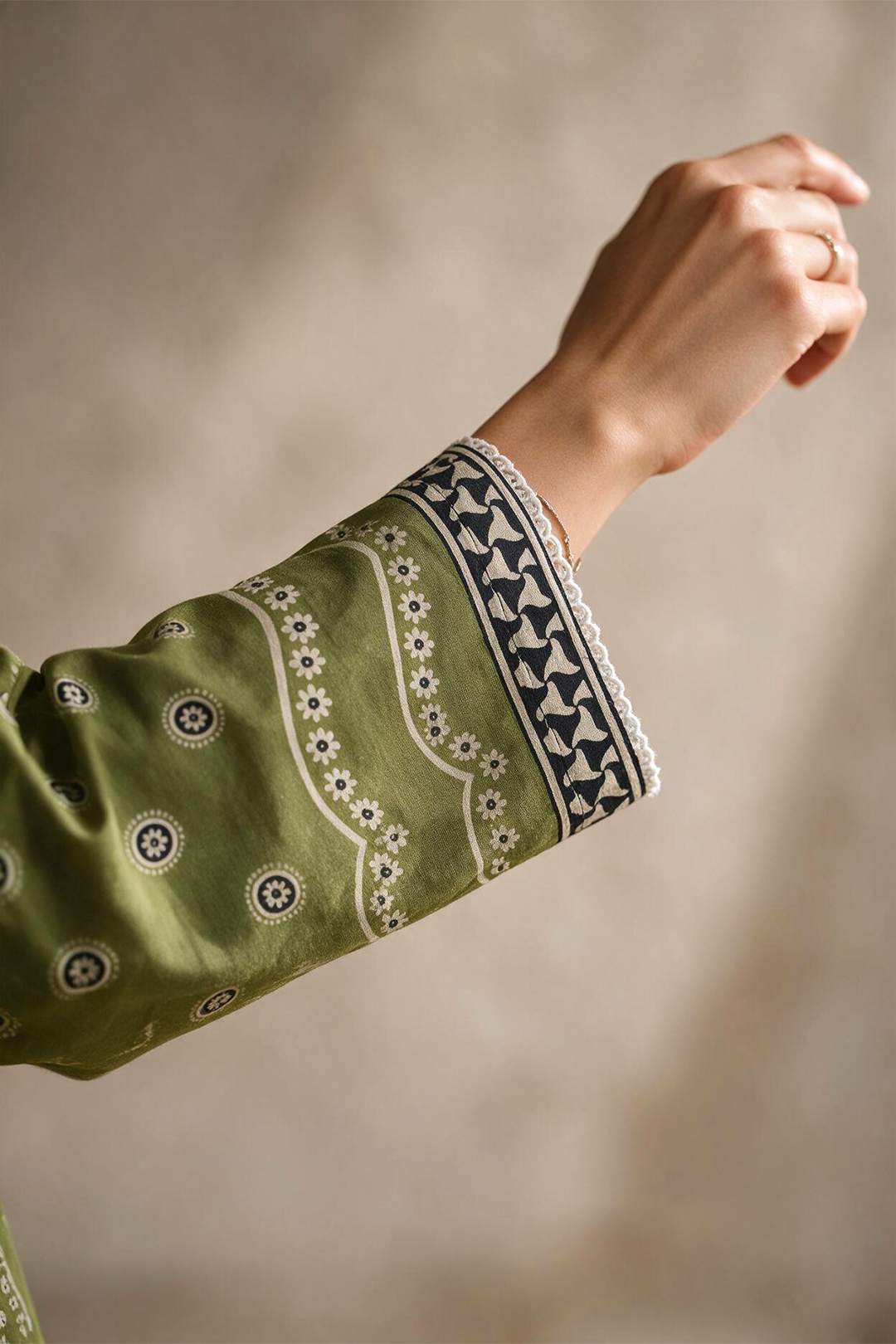 Embroidered Kurta Trouser - 2874