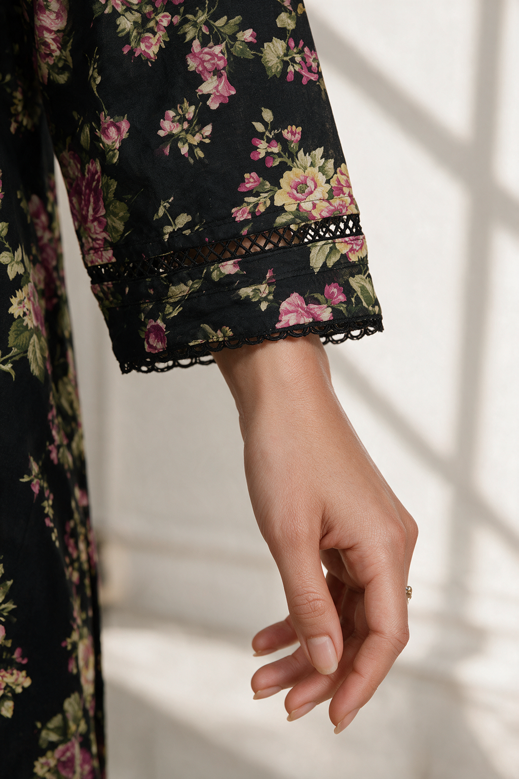 Embroidered Kurta Trouser - 2881