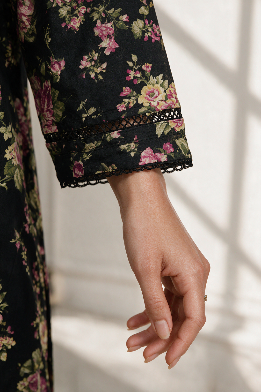 Embroidered Kurta Trouser - 2881