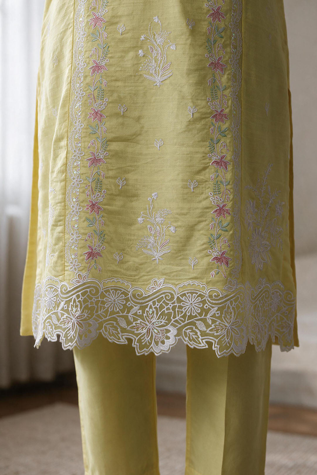 Embroidered Kurta Trouser - 3239