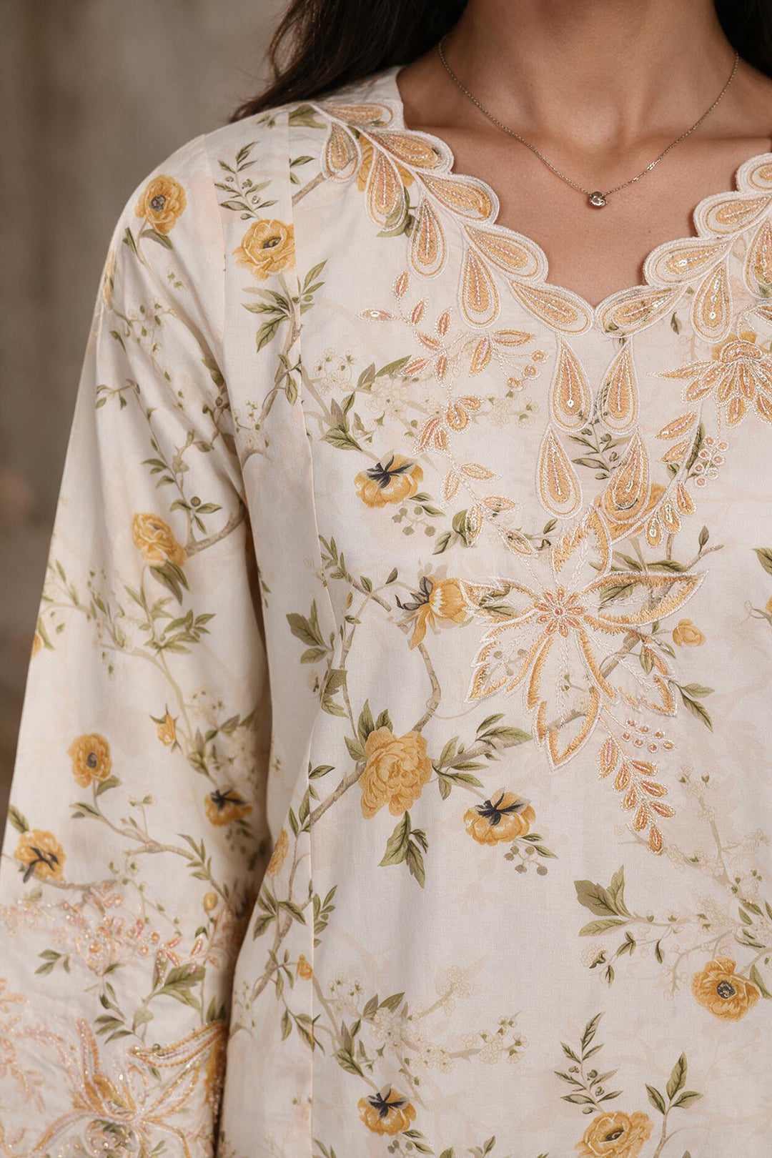 Embroidered Kurta Trouser - 3323