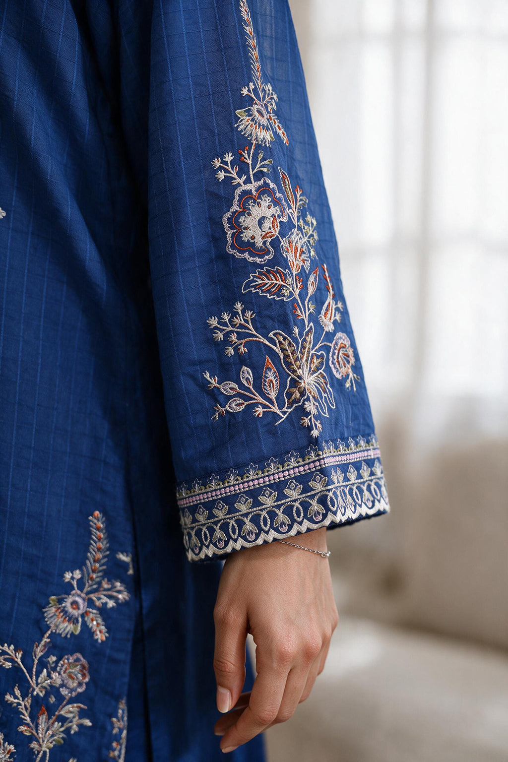 Embroidered Kurta Trouser - 3347