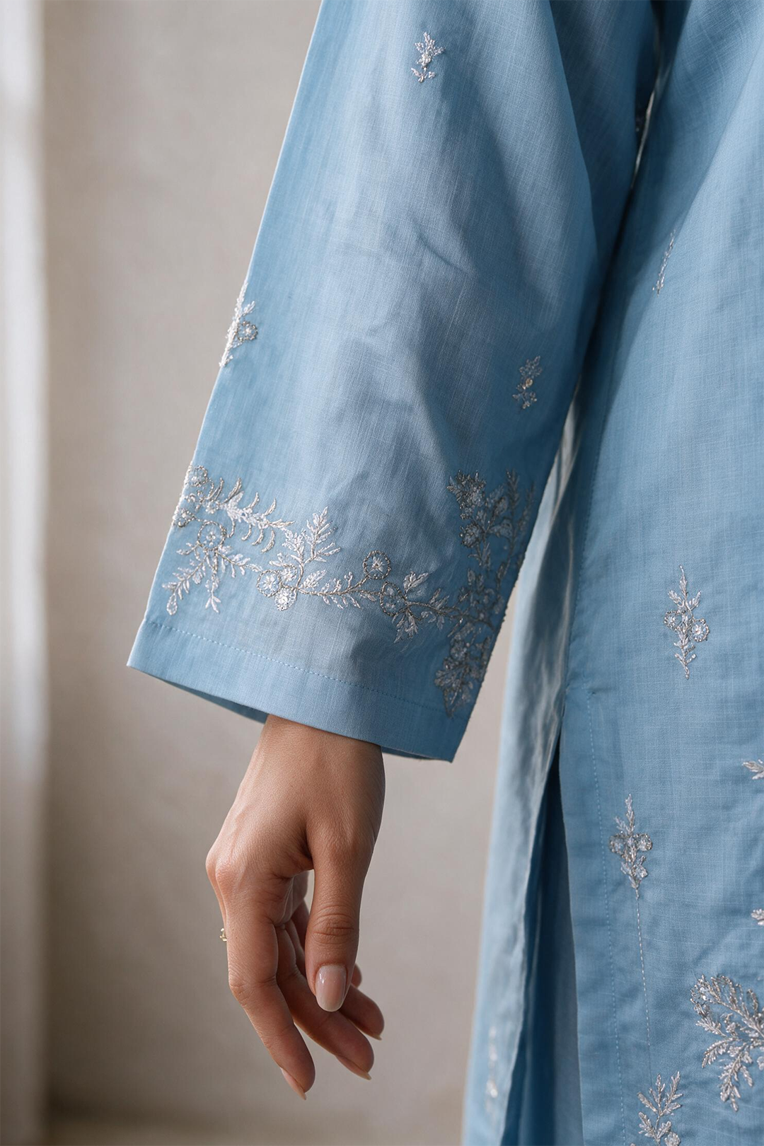 Embroidered Kurta Trouser - 3350