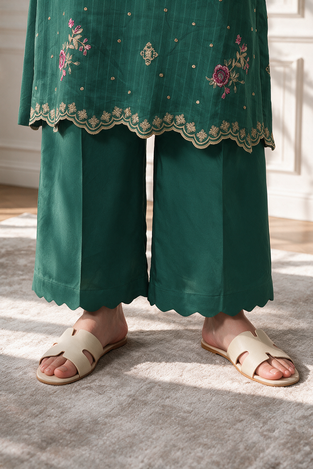 Embroidered Kurta Trouser - 3356