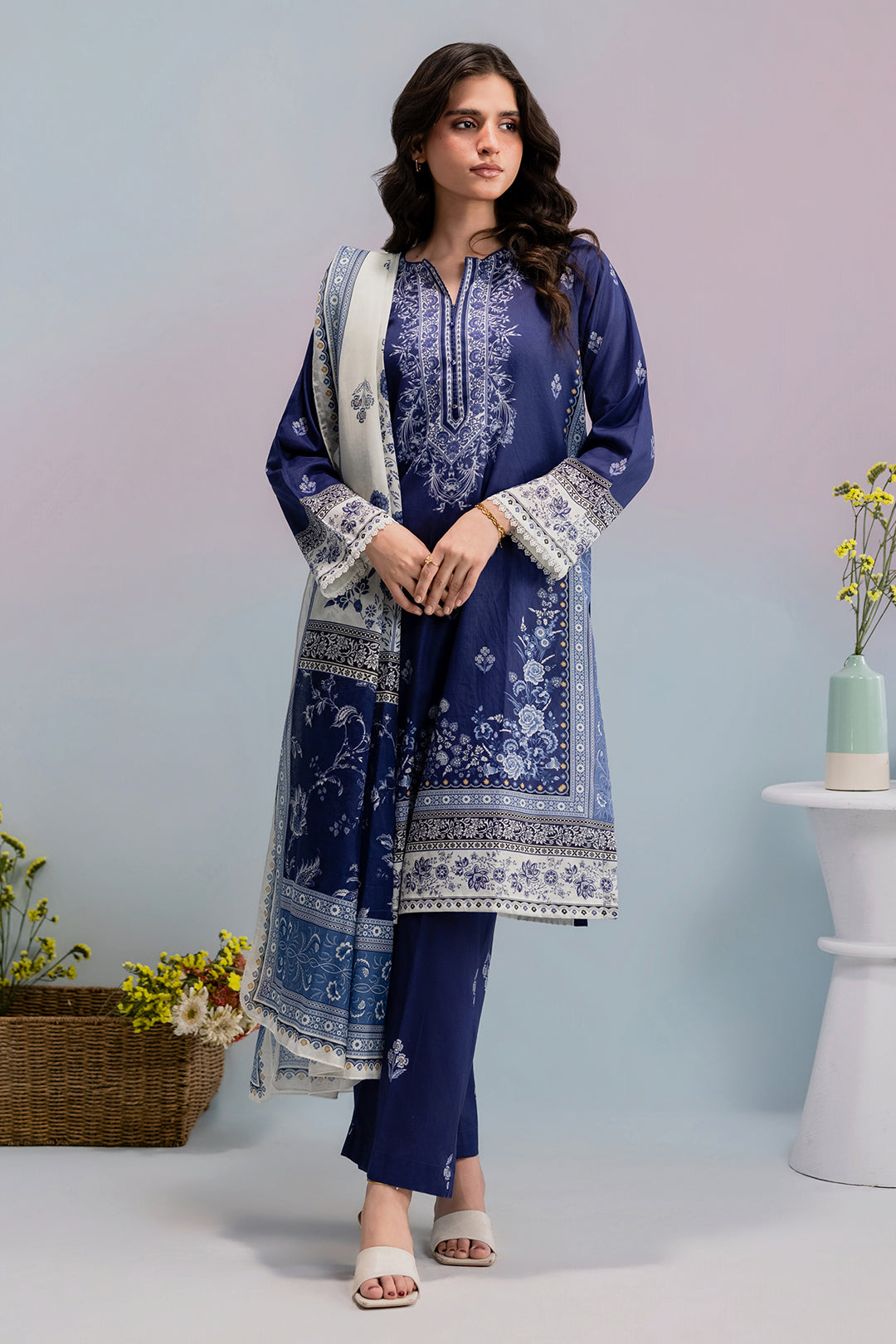 Kurta Dupatta Trouser - 2689