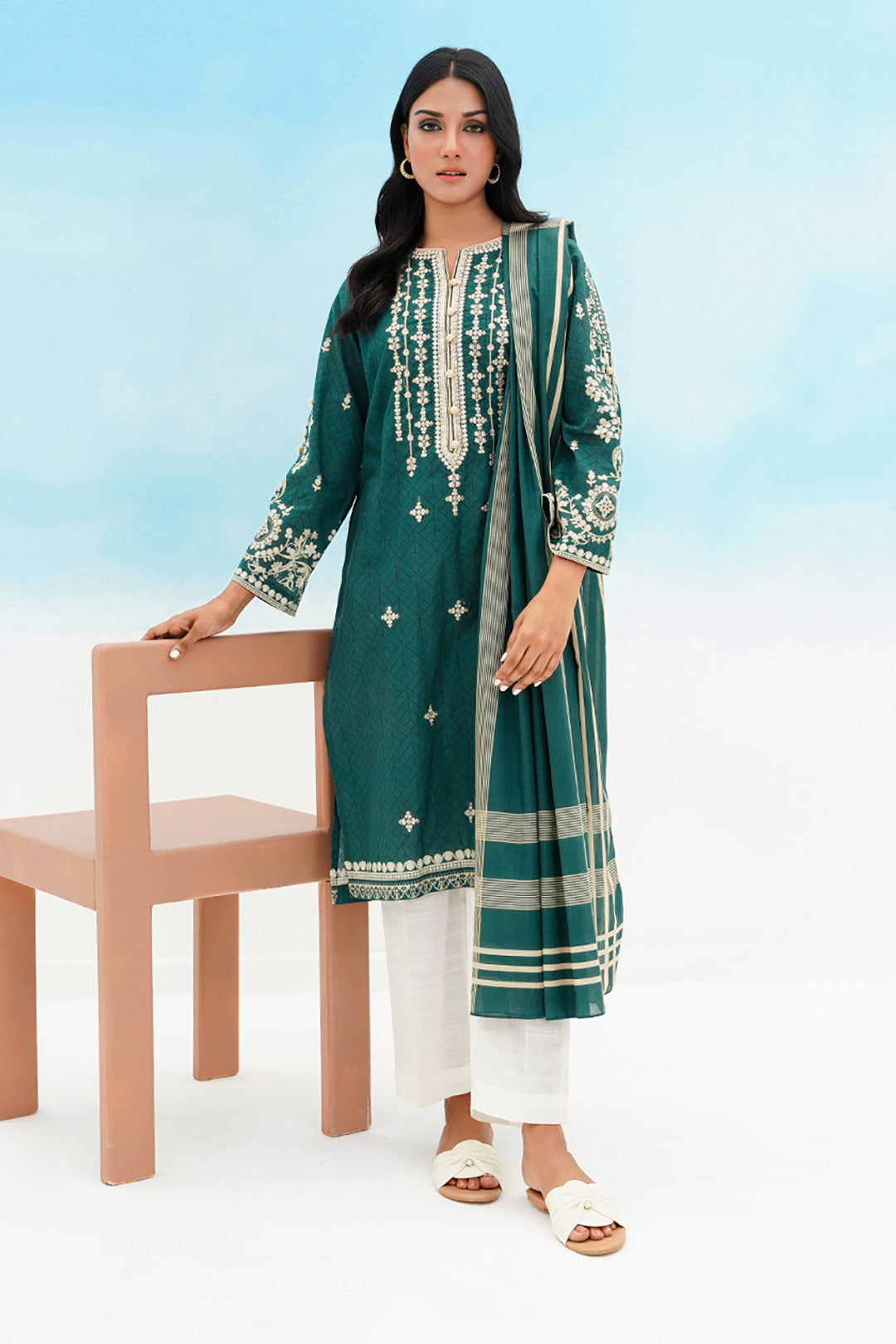 Embroidered Kurta Dupatta - 1366