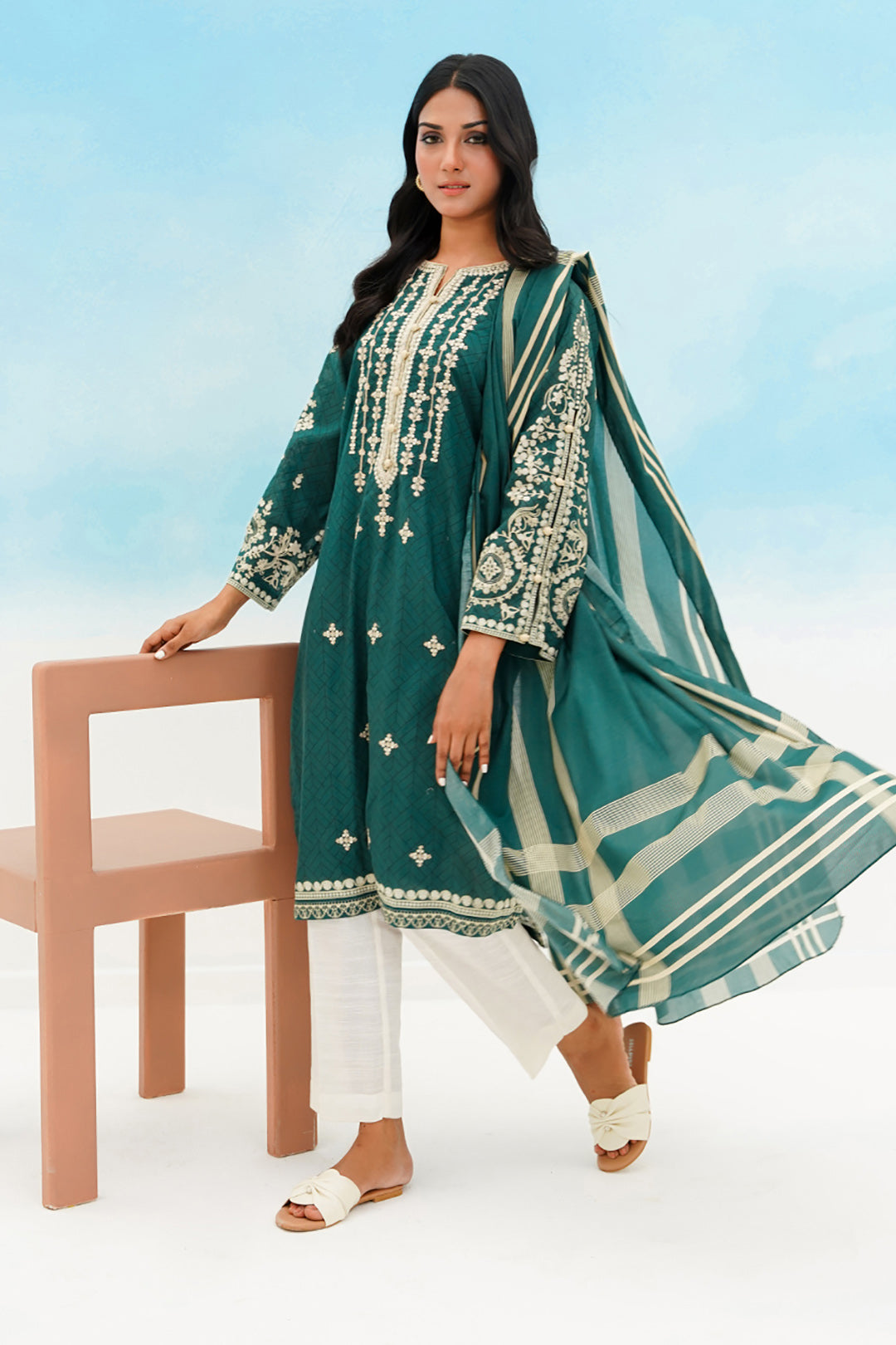 Embroidered Kurta Dupatta - 1366