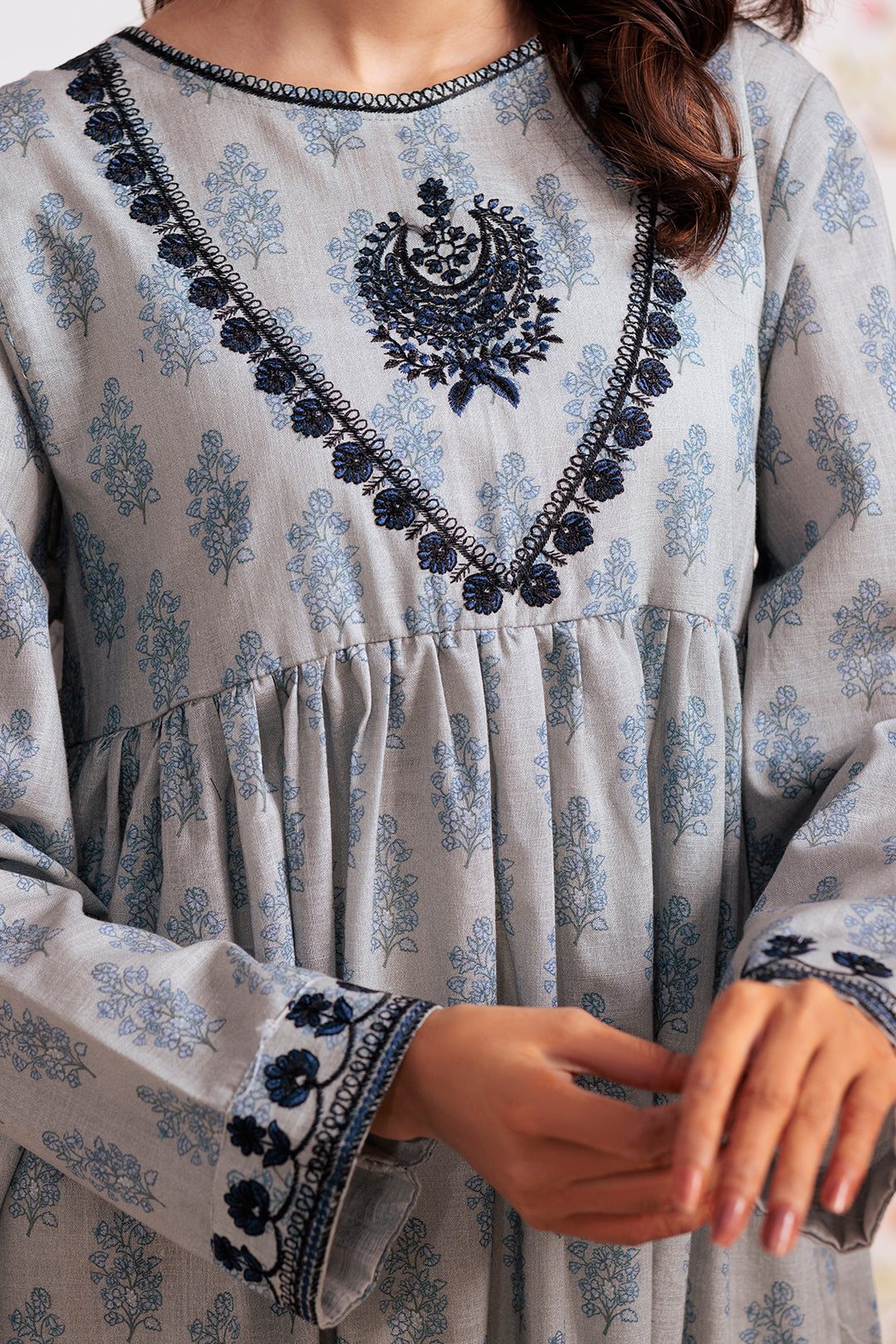 Embroidered Kurta - 2909