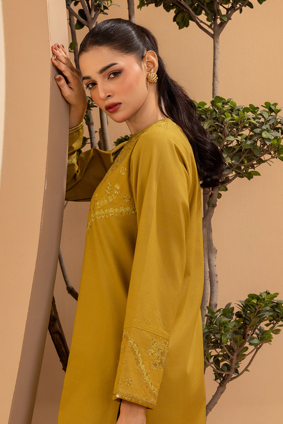 Embroidered Kurta Trouser - 2941