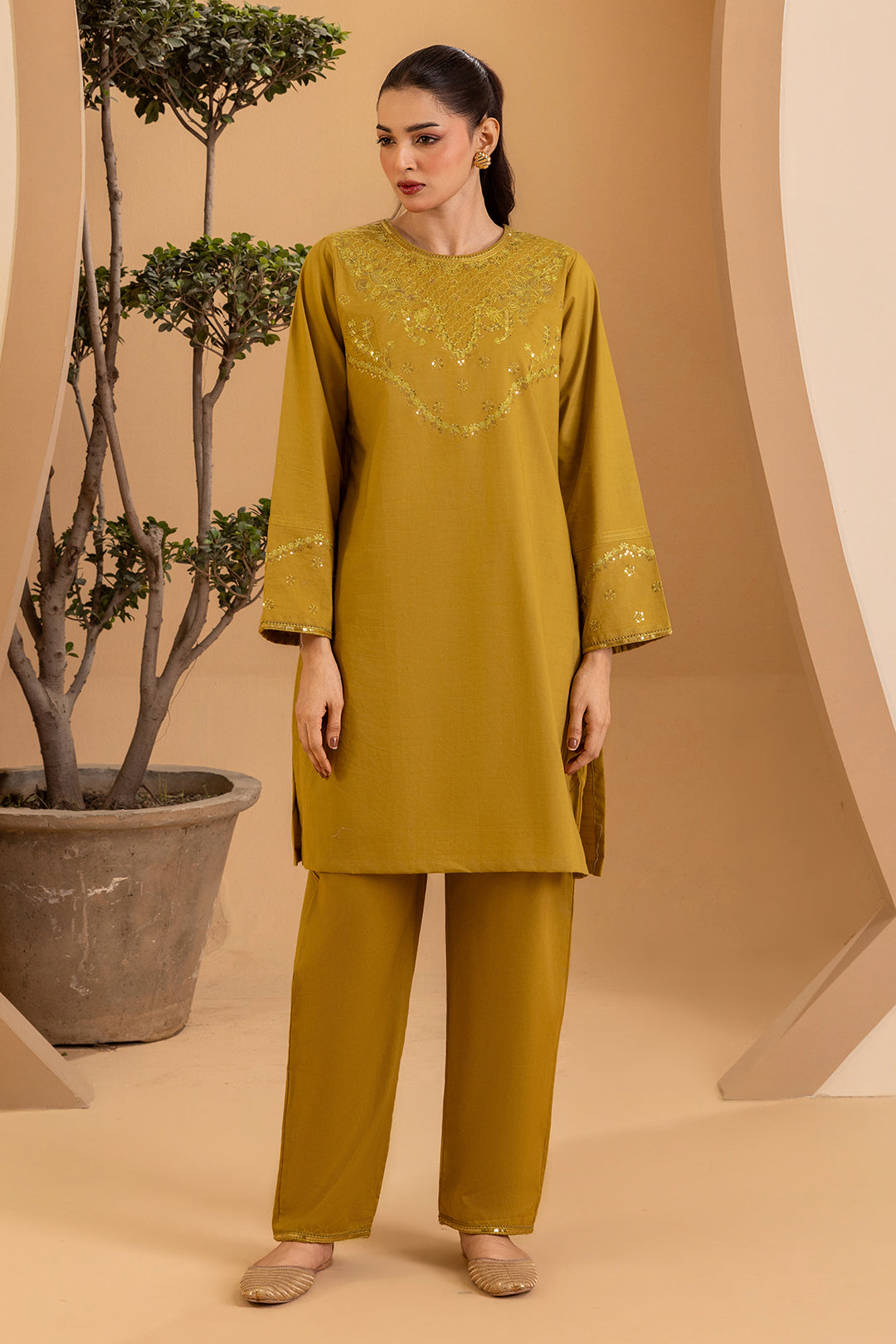 Embroidered Kurta Trouser - 2941