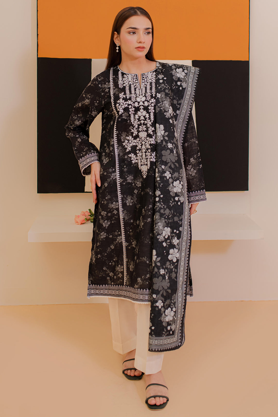 Embroidered Kurta Dupatta - 2995