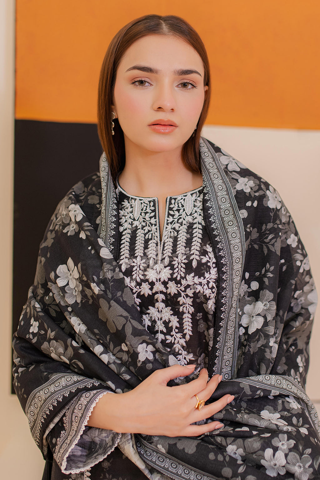 Embroidered Kurta Dupatta - 2995